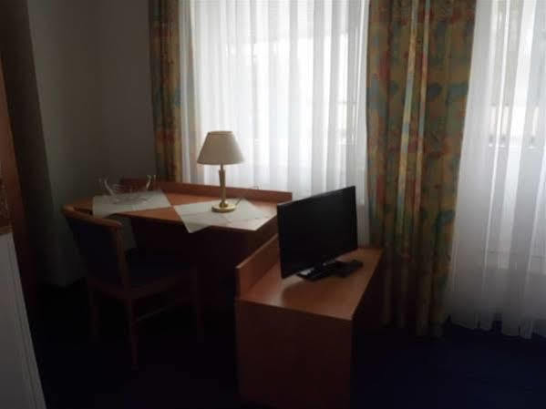 Zur Altstadt 3*